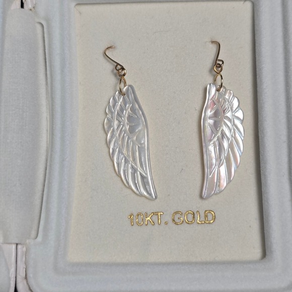 NIB VTG 10k Gold & Hand Carved Mother Of Pearl Shell Angel Wing Drop Earrings - Picture 4 of 8